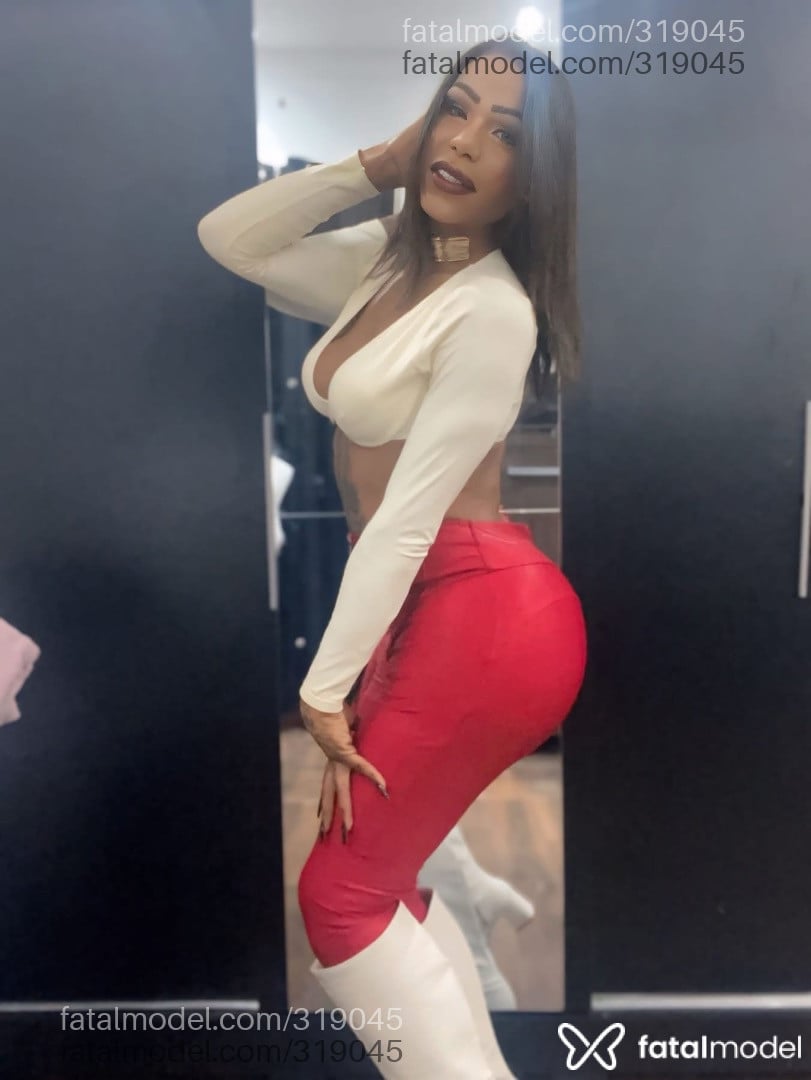 Acompanhante mulher trans loira (o) de olhos castanhos - Samantha