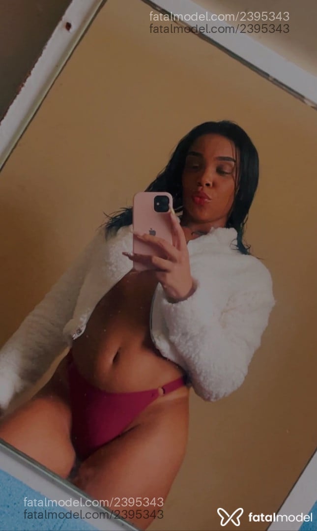 Acompanhante mulher morena (o) de olhos pretos - Daninhaah