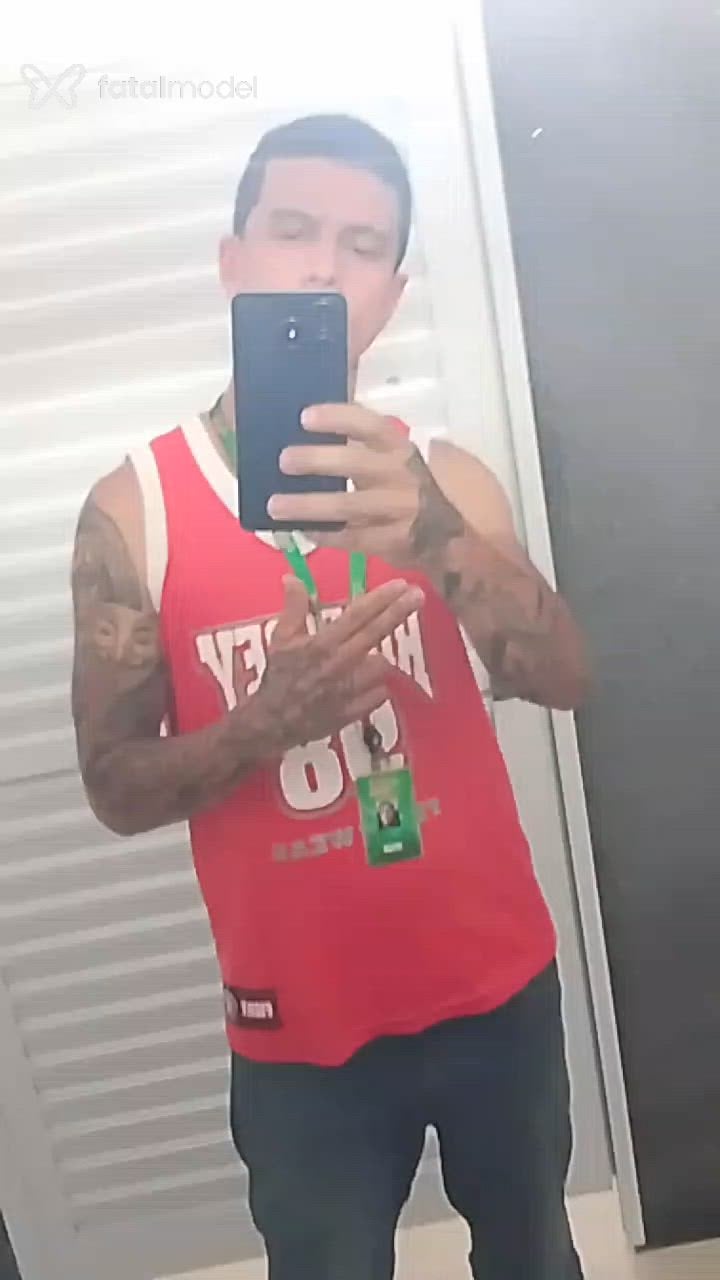 Acompanhante homem com cabelo castanho de olhos mel - Antônio