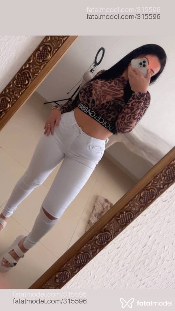 Acompanhante mulher morena (o) de olhos pretos - Natália