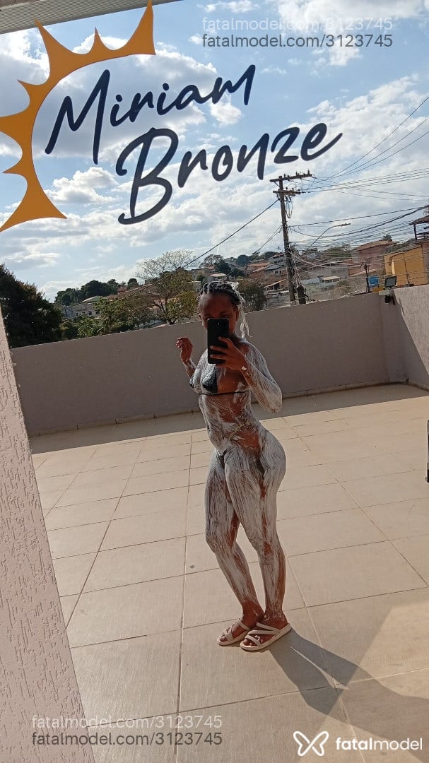 Acompanhante mulher com cabelo colorido de olhos castanhos - Beantrix Acompanhante mulher com cabelo colorido de olhos castanhos - Beantrix