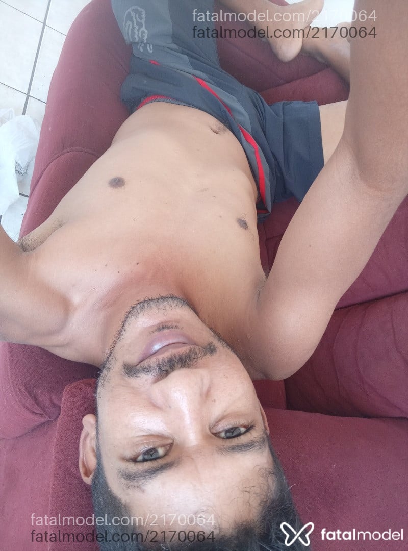 Acompanhante homem morena (o) de olhos pretos - Leo Thomas