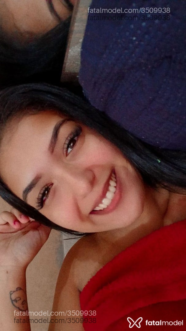 Acompanhante mulher trans com cabelo castanho de olhos castanhos - Casalvip