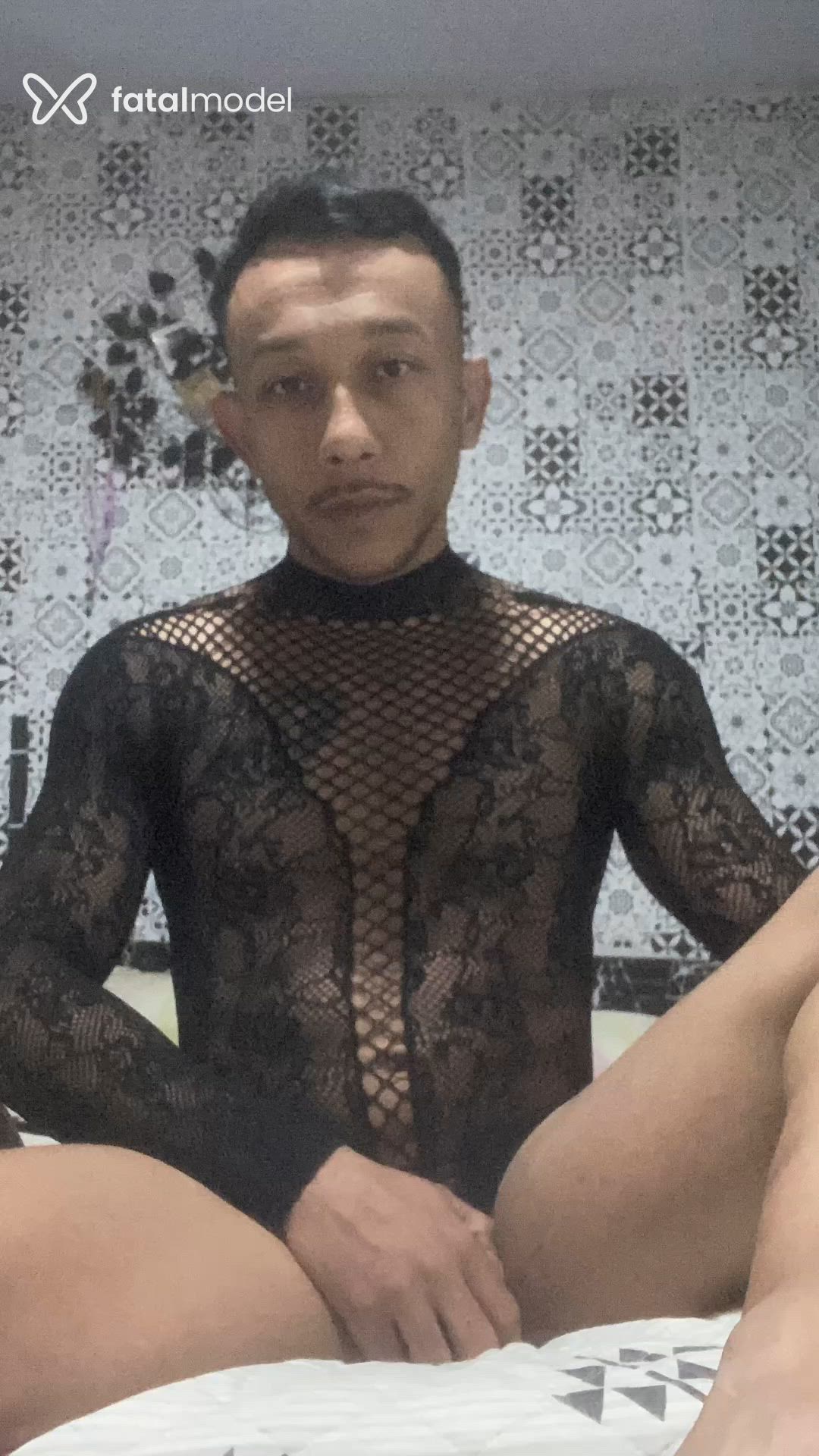 Acompanhante homem morena (o) de olhos castanhos - Leny Araújo