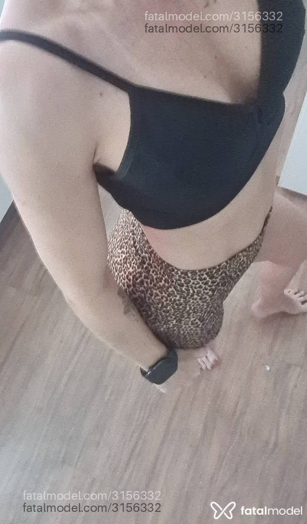 Acompanhante mulher morena (o) de olhos castanhos - Renata