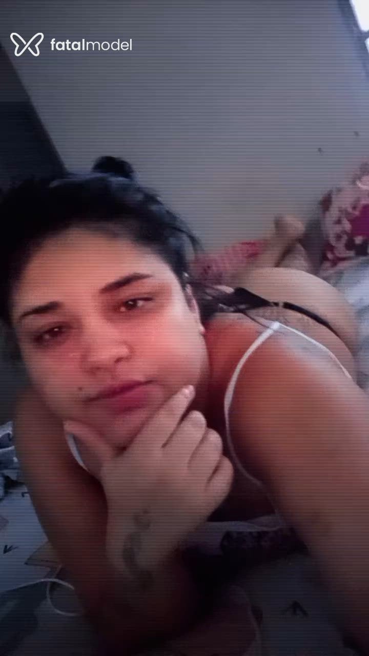 Acompanhante mulher com cabelo castanho de olhos verdes - Anna Clara