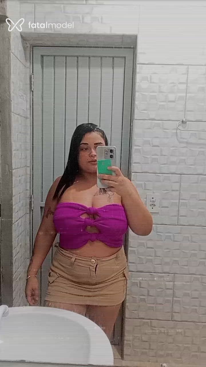 Acompanhante mulher com cabelo castanho de olhos verdes - Anna Clara