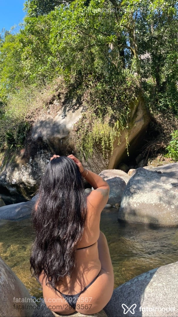 Acompanhante mulher morena (o) de olhos castanhos - Lara Viana