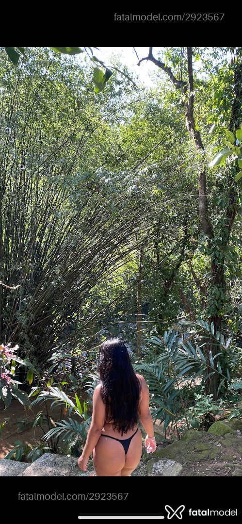 Acompanhante mulher morena (o) de olhos castanhos - Lara Viana