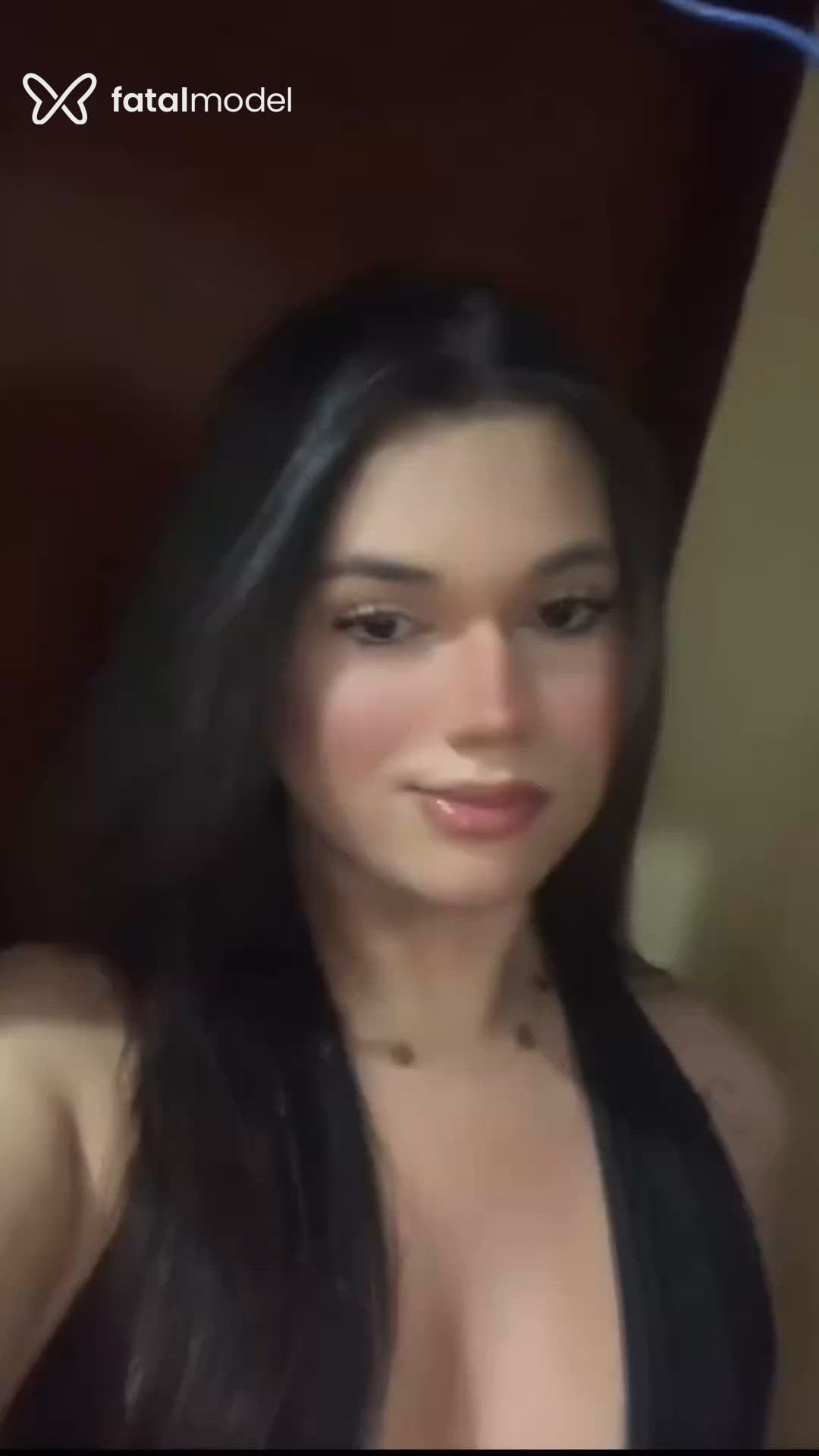 Acompanhante mulher trans morena (o) de olhos castanhos - Anne Linhares