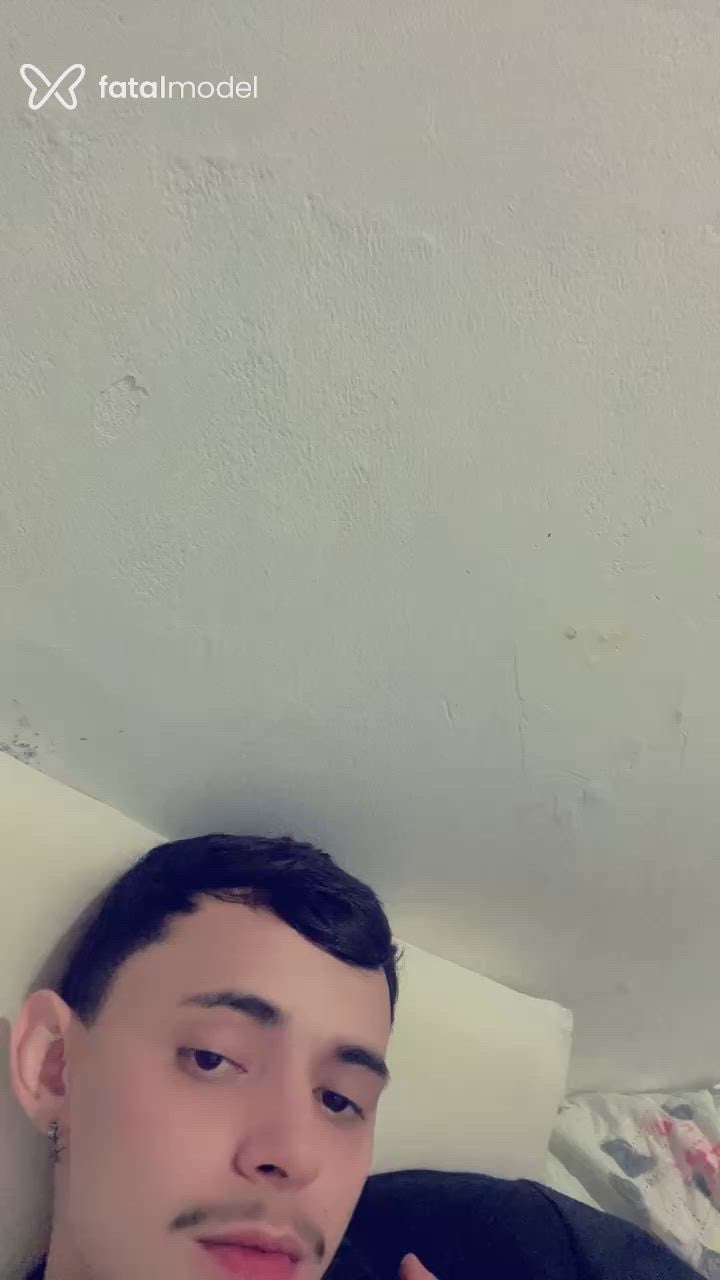 Acompanhante homem com cabelo castanho de olhos castanhos - Luccas