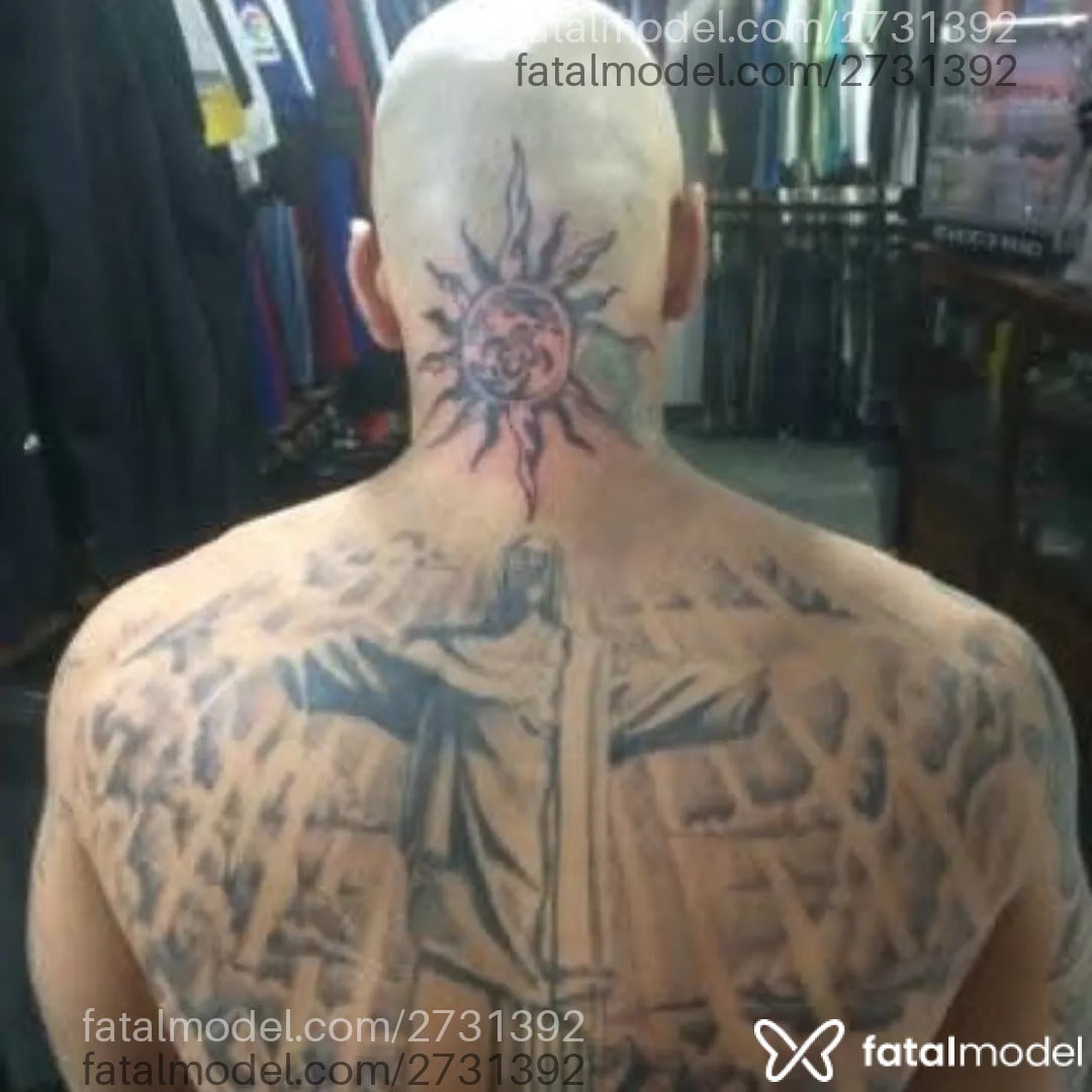 Acompanhante homem com cabelo castanho de olhos castanhos - Bigfild