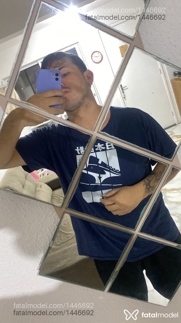 Acompanhante homem com cabelo castanho de olhos castanhos - Passivoguentatudo