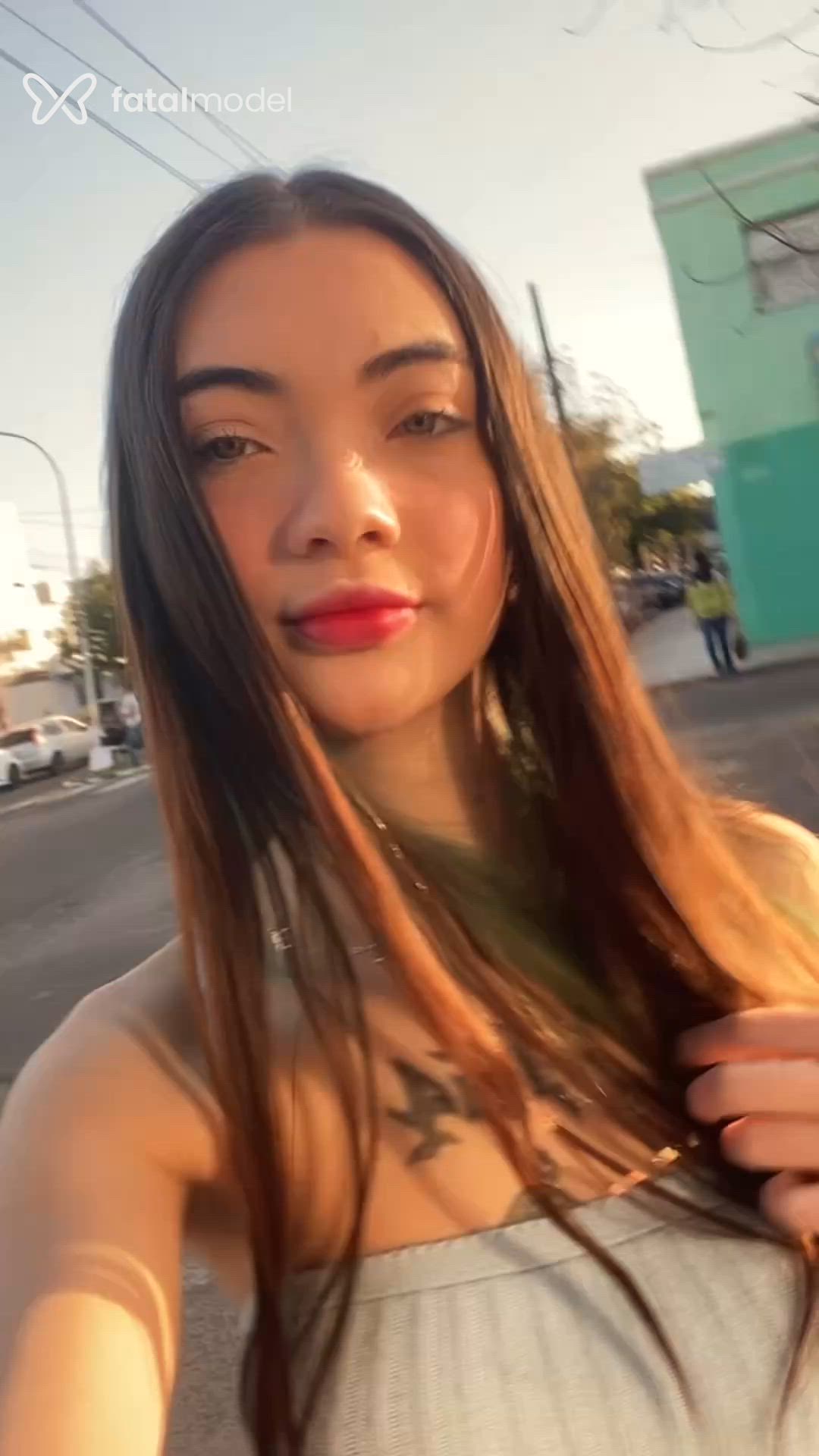 Acompanhante mulher com cabelo castanho de olhos verdes - Laís Cooler Acompanhante mulher com cabelo castanho de olhos verdes - Laís Cooler