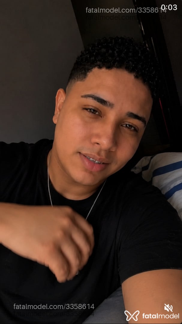 Acompanhante homem trans morena (o) de olhos castanhos - Kallebrqz
