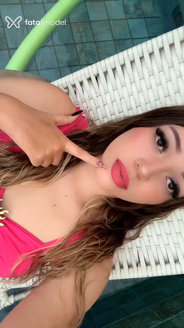 Acompanhante mulher loira (o) de olhos castanhos - Luna Oliveira
