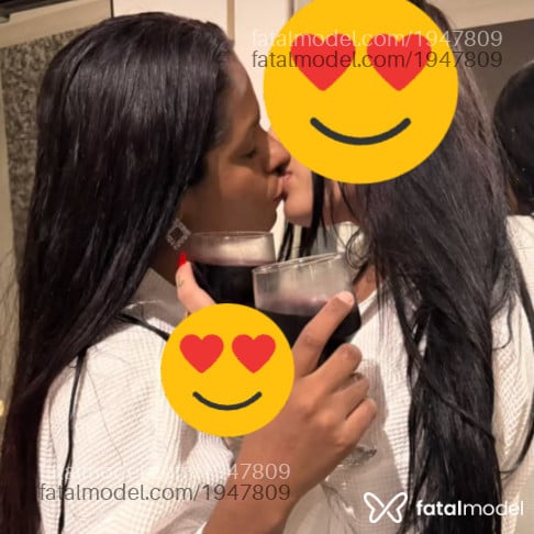 Acompanhante mulher com cabelo castanho de olhos castanhos - Bruninhaasurfis
