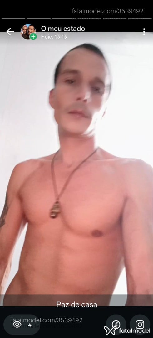 Acompanhante homem com cabelo castanho de olhos castanhos - Torres