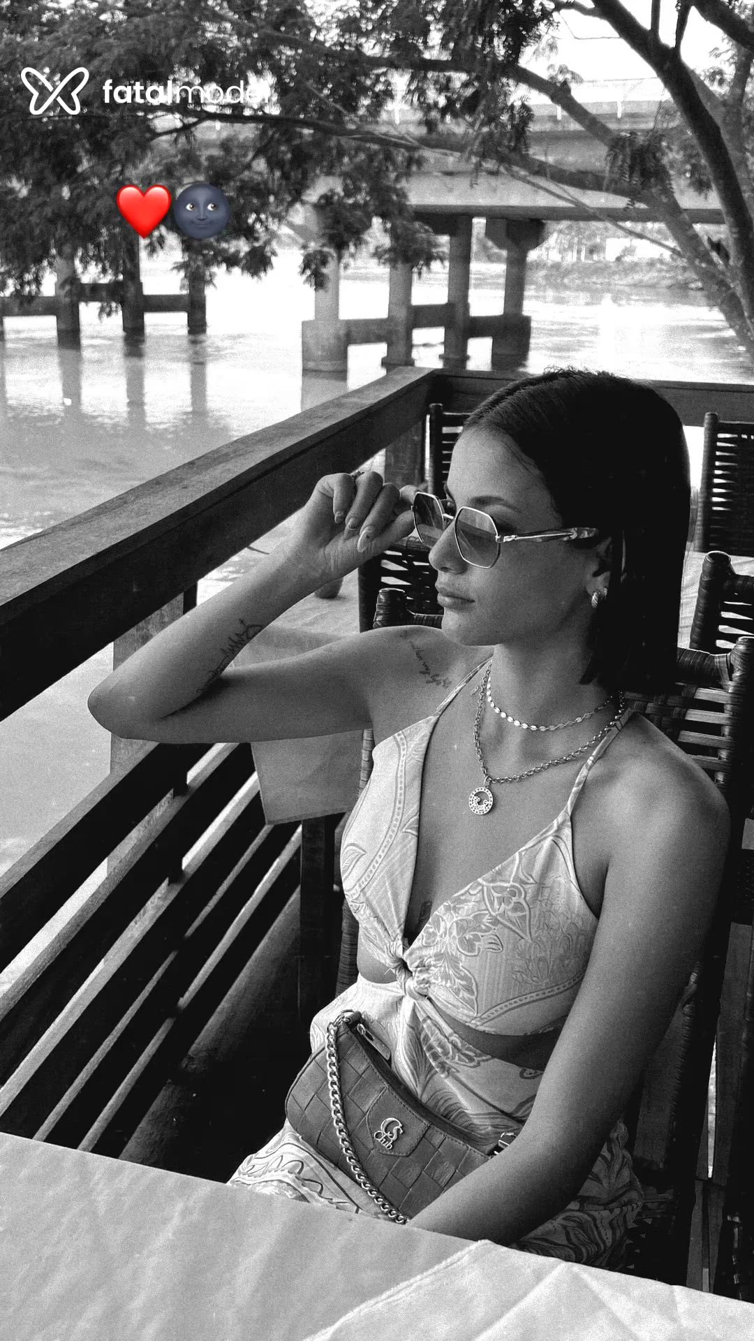Acompanhante mulher morena (o) de olhos castanhos - Melissa Mello