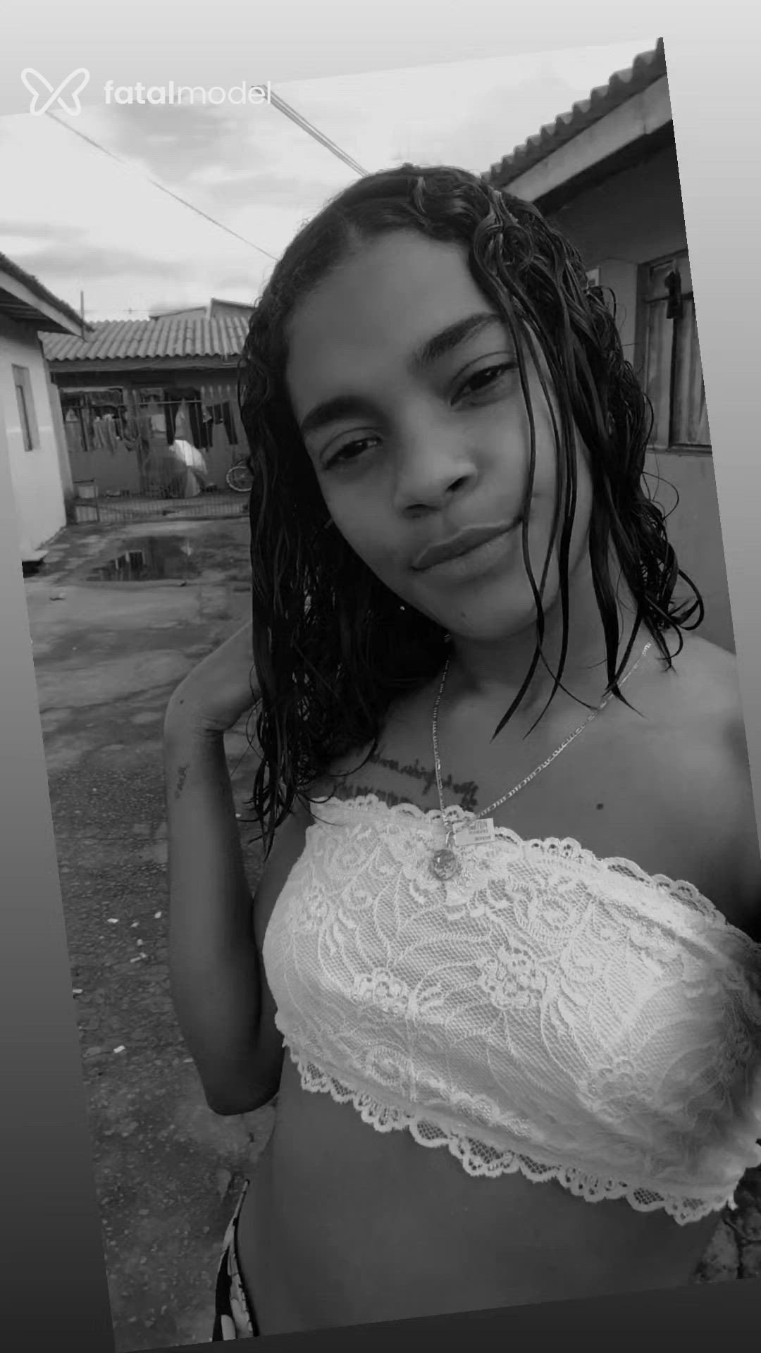 Acompanhante mulher morena (o) de olhos castanhos - Mohana