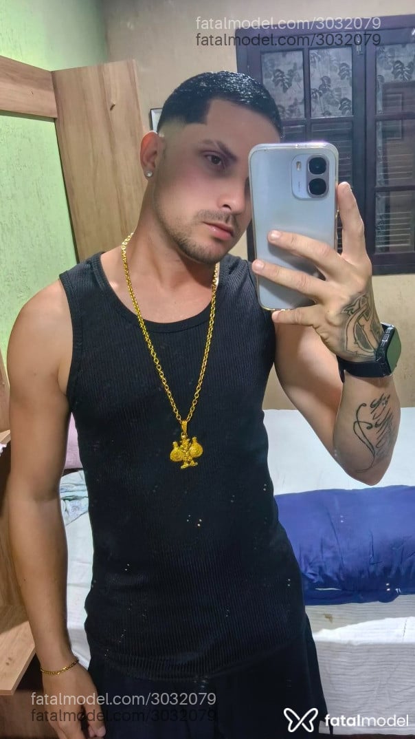 Acompanhante homem com cabelo castanho de olhos castanhos - Italo Skank