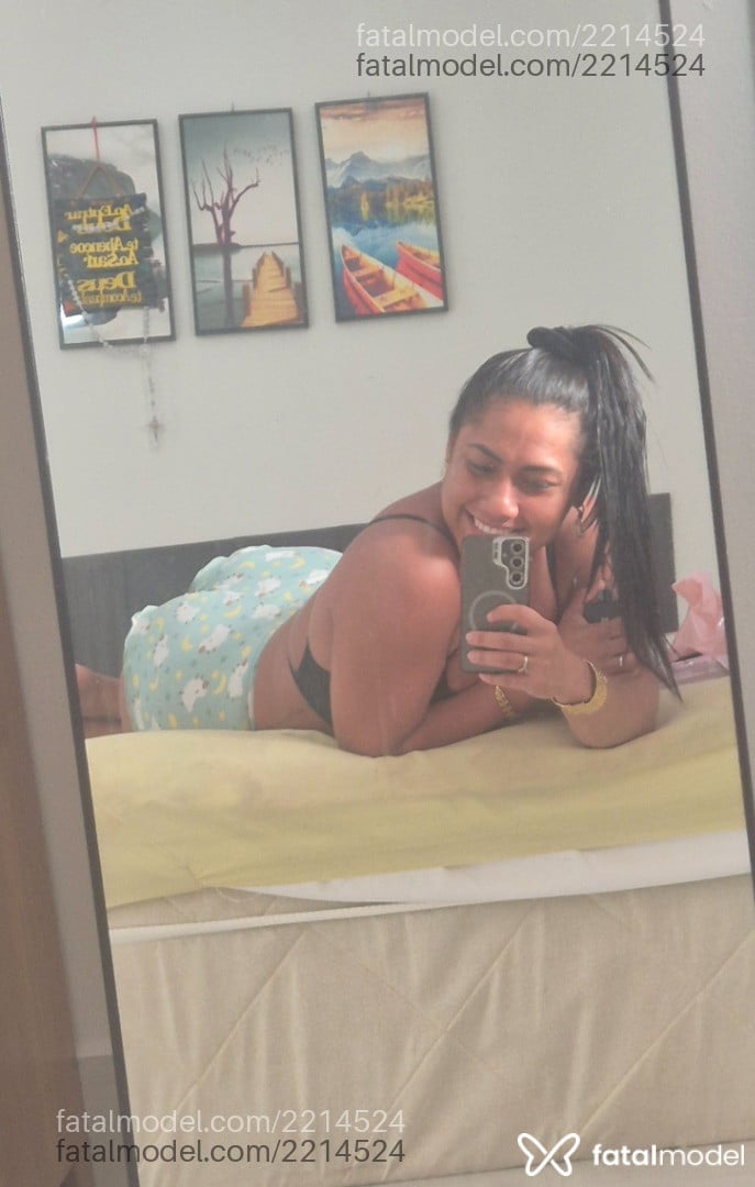 Acompanhante mulher morena (o) de olhos pretos - Ayla