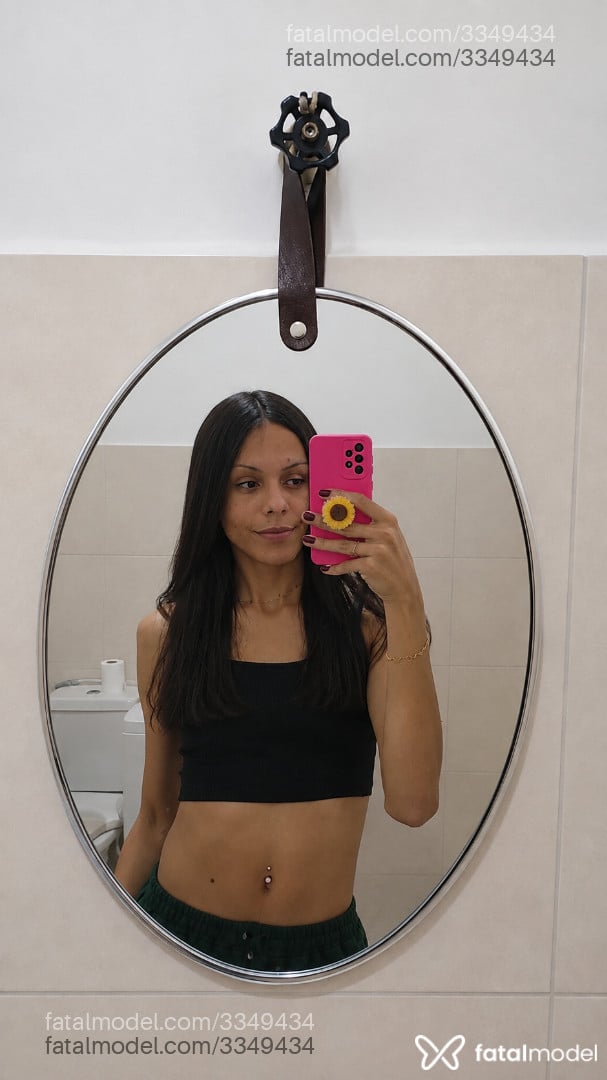Acompanhante mulher trans com cabelo castanho de olhos castanhos - Gabryela