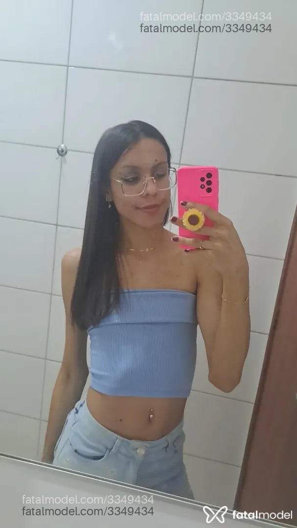 Acompanhante mulher trans com cabelo castanho de olhos castanhos - Gabryela