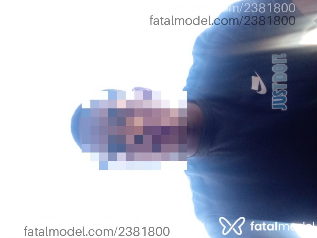 Acompanhante homem com cabelo castanho de olhos castanhos - Cria