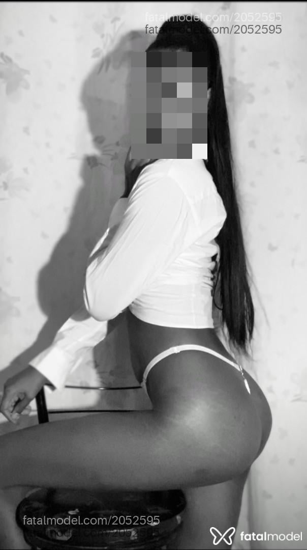 Acompanhante mulher com cabelo castanho de olhos pretos - Vitorinha