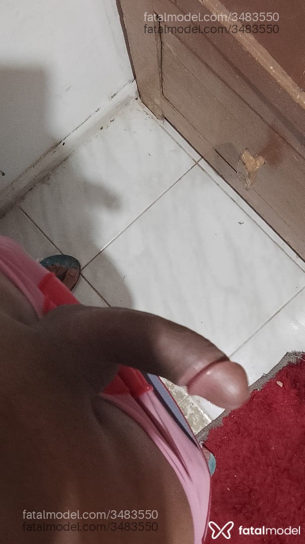 Acompanhante homem morena (o) de olhos pretos - Junior