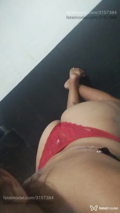 Acompanhante mulher com cabelo castanho de olhos pretos em Luziânia - Layla