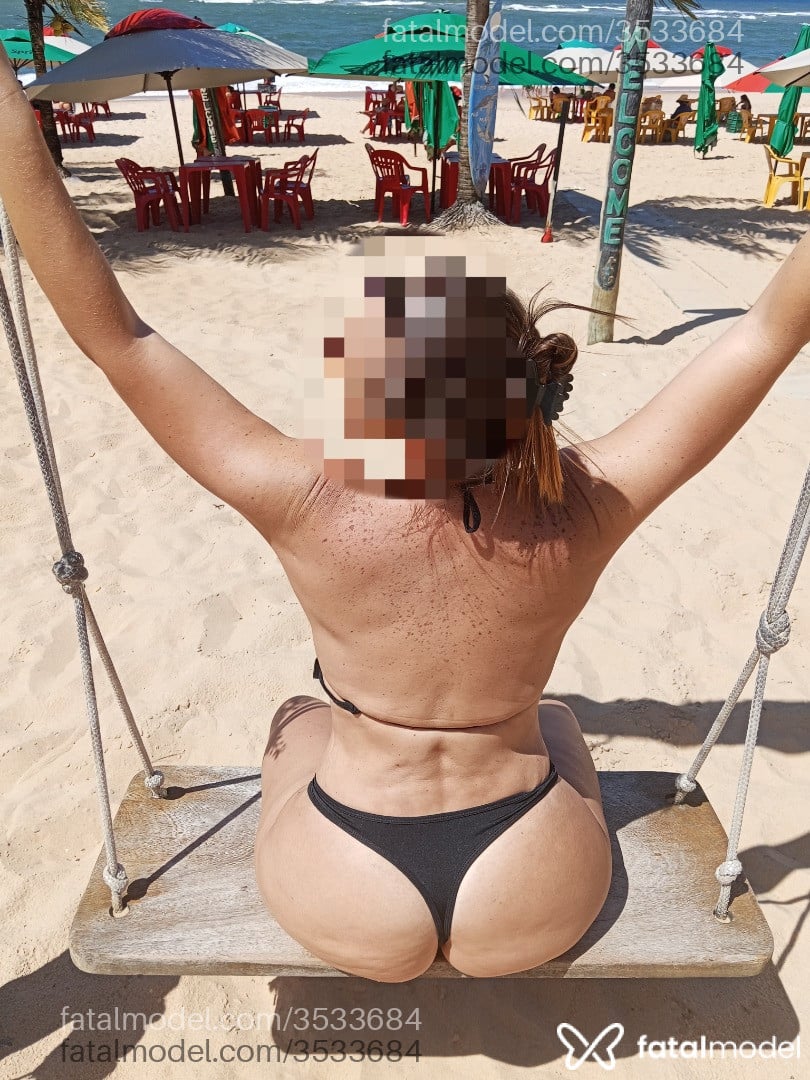 Acompanhante mulher loira (o) de olhos verdes - Feiticeir
