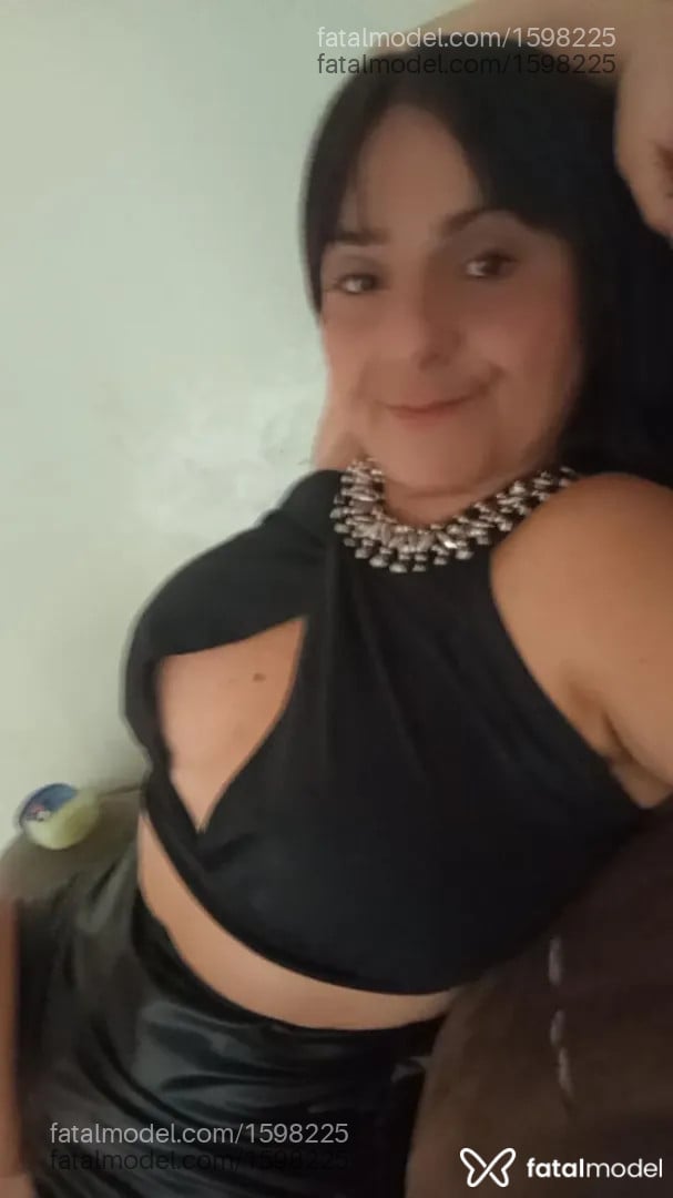 Acompanhante mulher morena (o) de olhos castanhos - Carla