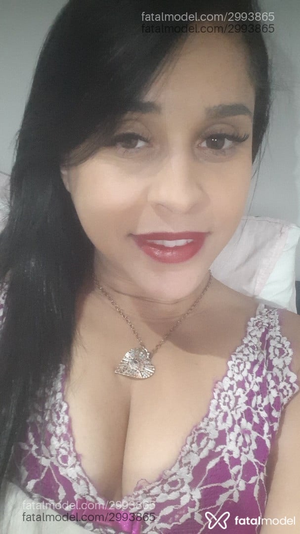 Acompanhante mulher com cabelo castanho de olhos mel - Sol
