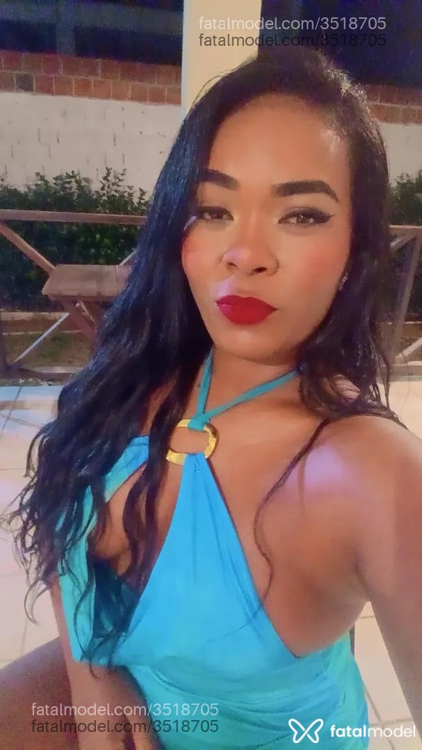 Acompanhante mulher morena (o) de olhos pretos - Larissa Alves Acompanhante mulher morena (o) de olhos pretos - Larissa Alves