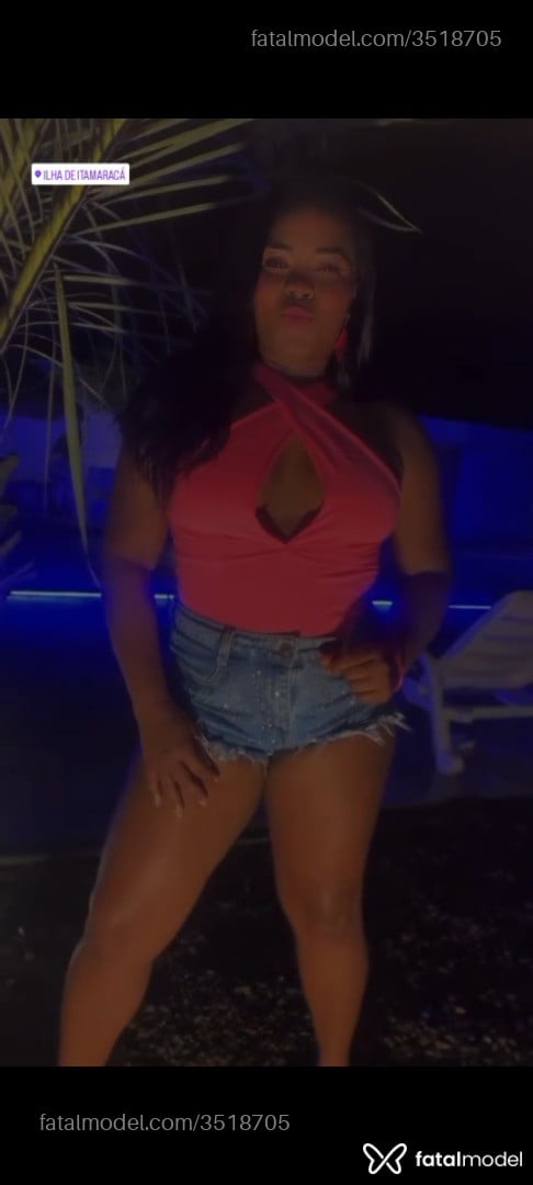 Acompanhante mulher morena (o) de olhos pretos - Morena Jambo