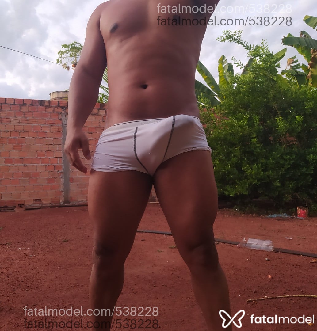 Acompanhante homem morena (o) de olhos pretos - Paugrandee