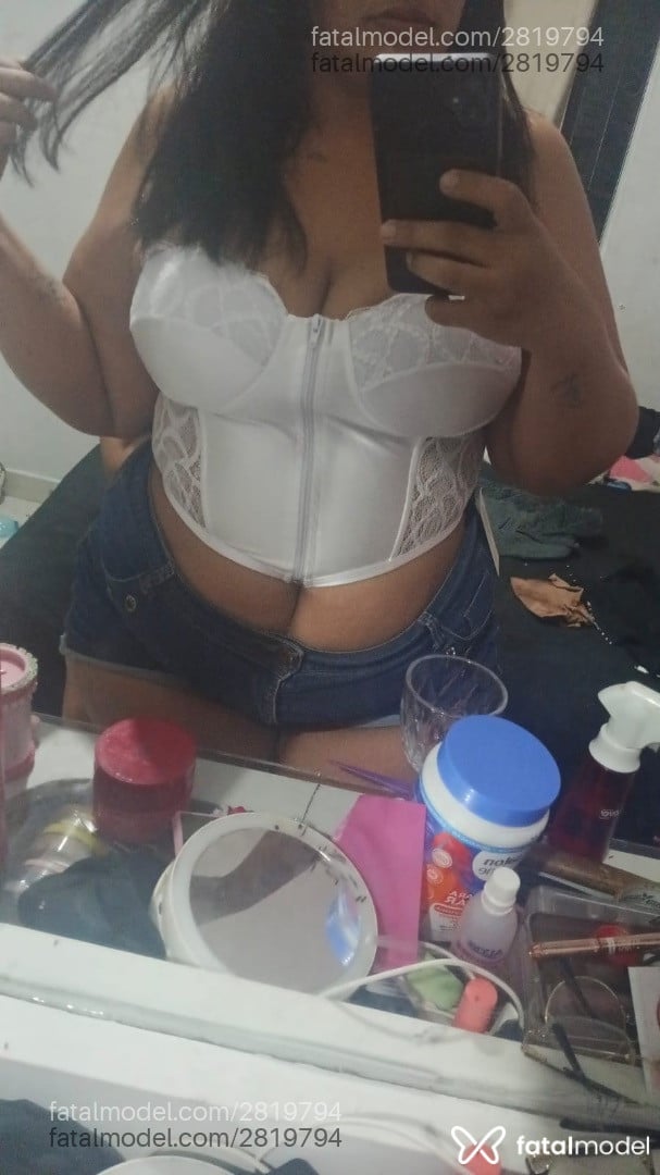 Acompanhante mulher morena (o) de olhos castanhos - Tâmara Say