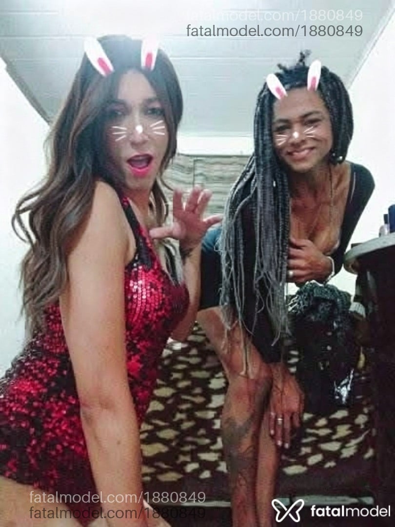 Acompanhante mulher trans loira (o) de olhos verdes - Barbietrans