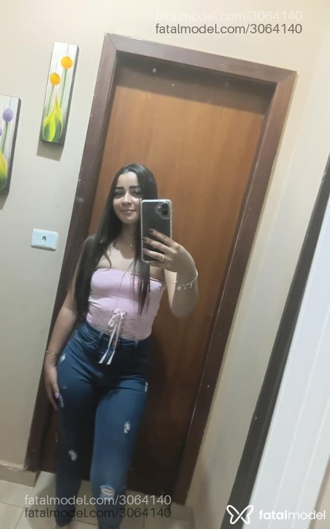 Acompanhante mulher com cabelo castanho de olhos castanhos - Liara