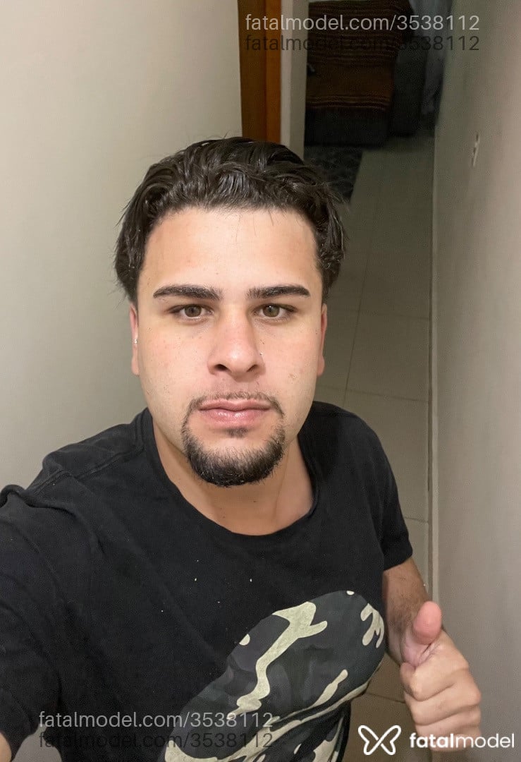 Acompanhante homem com cabelo castanho de olhos castanhos - Gabriel