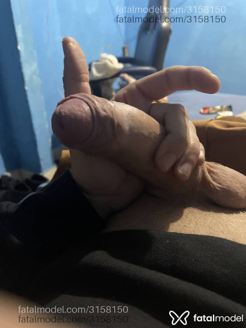 Acompanhante homem loira (o) de olhos verdes - Alemao