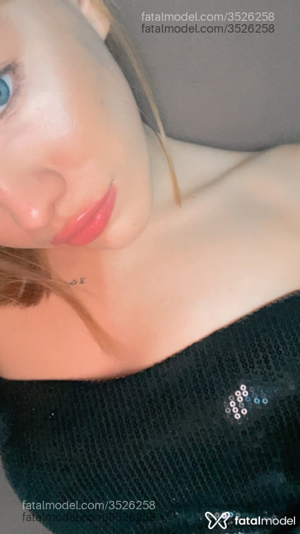 Acompanhante mulher loira (o) de olhos azuis - Alana