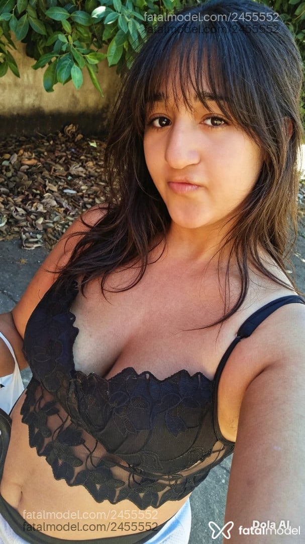 Acompanhante mulher com cabelo castanho de olhos pretos - Ruthy