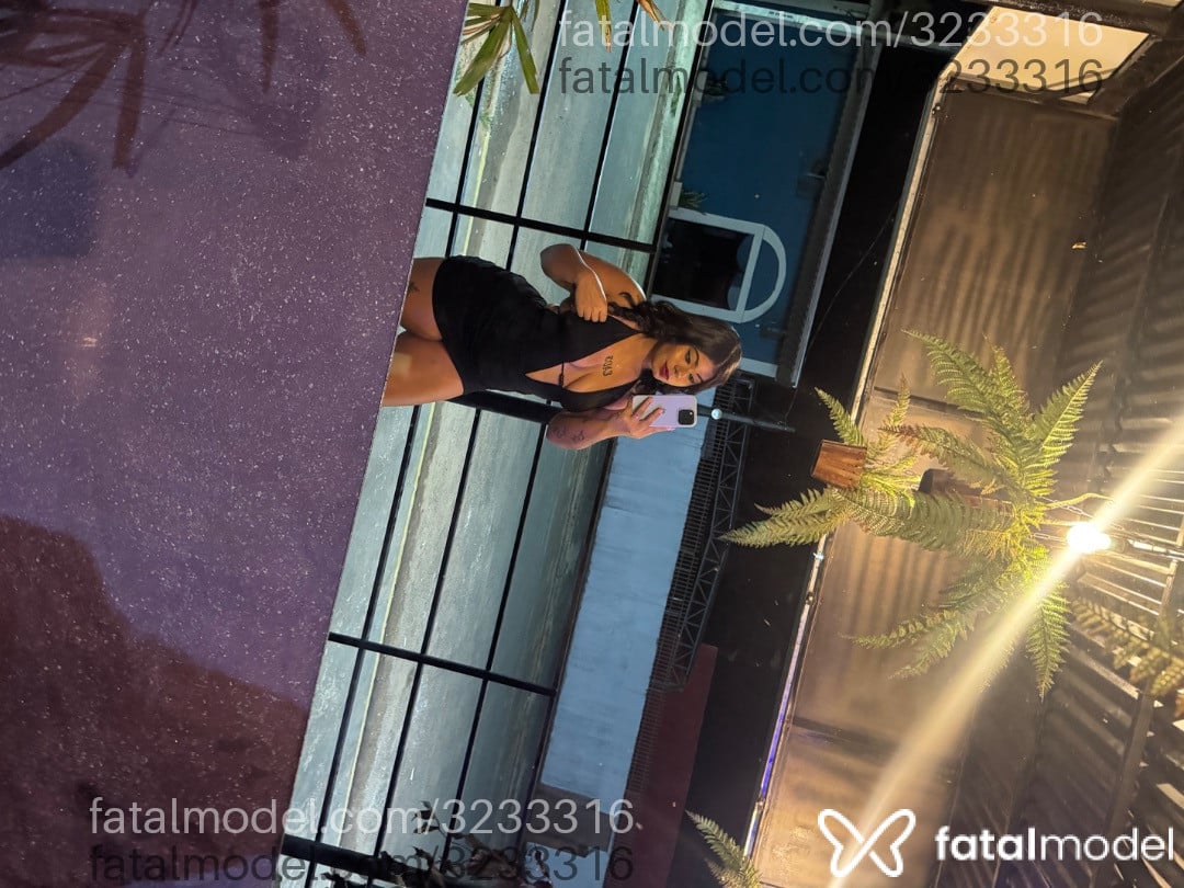 Acompanhante mulher morena (o) de olhos castanhos - Bruna