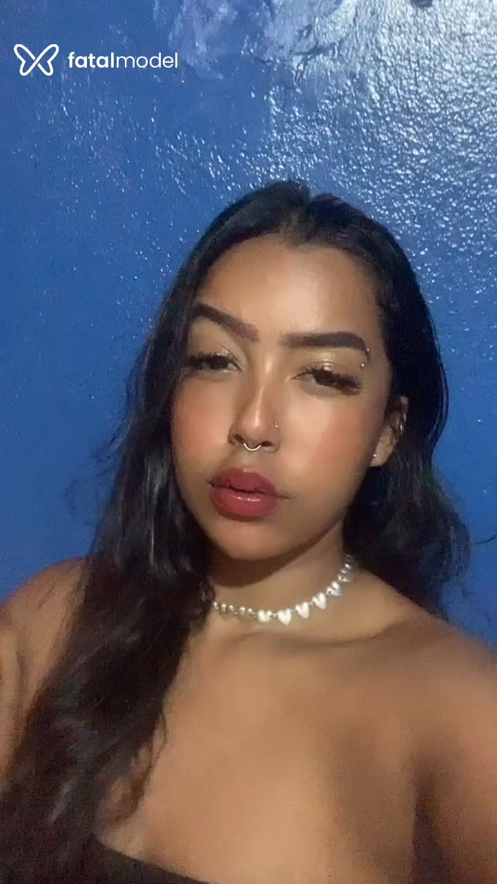 Acompanhante mulher morena (o) de olhos pretos - Kendraqueen