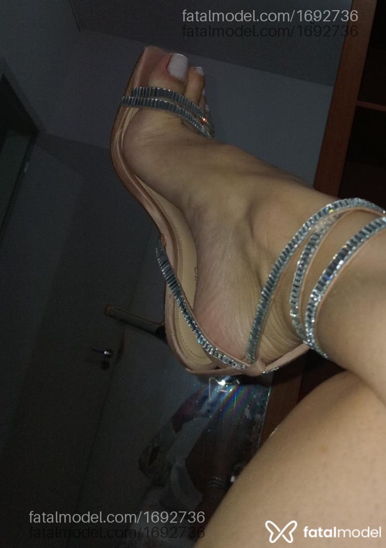 Acompanhante mulher trans loira (o) de olhos castanhos - Larissa Fortes