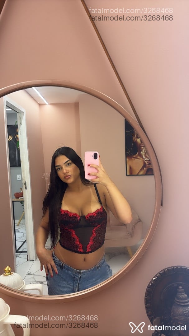 Acompanhante mulher morena (o) de olhos castanhos - Morena