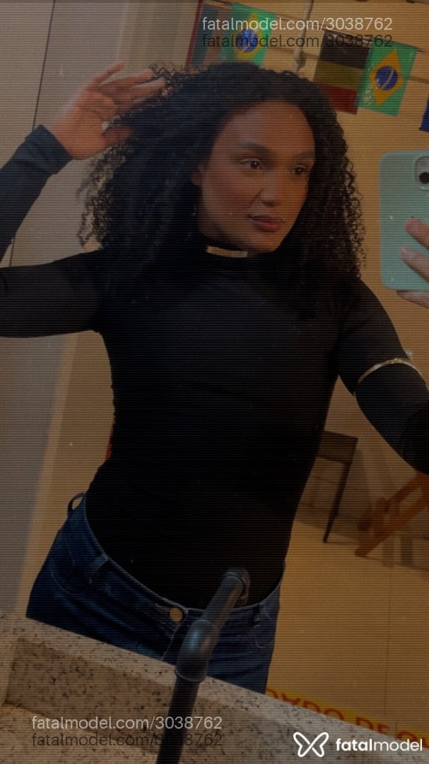 Acompanhante mulher trans morena (o) de olhos castanhos - Karynne Carvalho